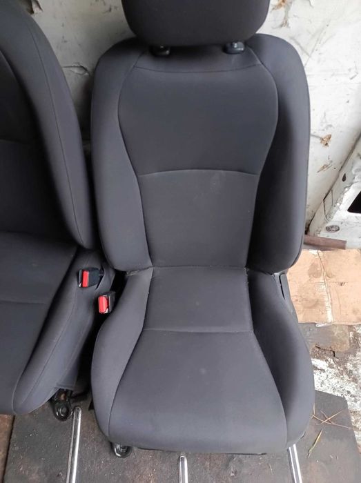 Toyota Yaris III fotele kanapa boczki transport