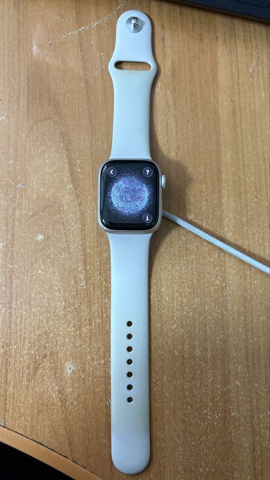 Apple Watch Series 9 41mm Starlight M/L GPS