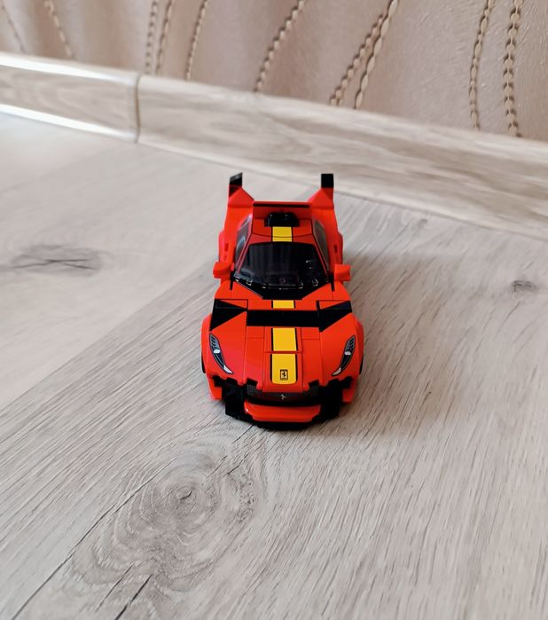 Lego Ferrari, Лего Феррари машинка в сборке.