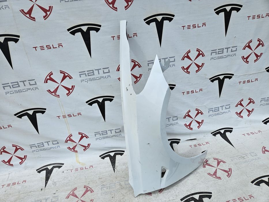 Крило праве Tesla Model 3 2017-2023р.