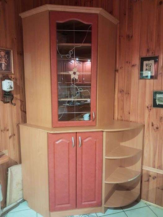 Oddam szafę narożną