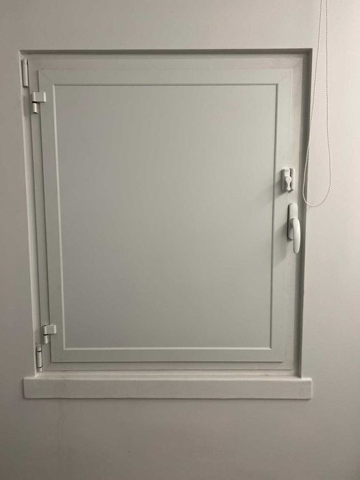 Vende-se Veda-luz/Portada Interior em Alumínio - Portas e Janelas