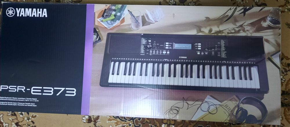 Продам синтезатор Yamaha PSR-E373