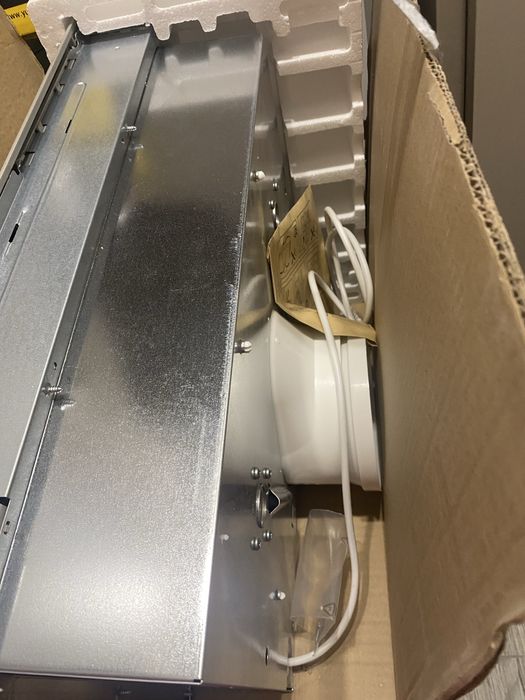 Знижка! Продам терміново! Вбудована витяжка BOSCH DHL555BL
