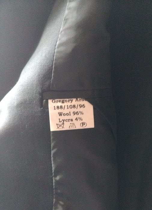 Продам мужской класическии костюм