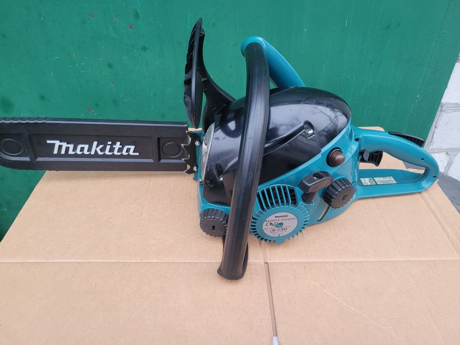 Продам бензопилу макита 4610, бу
