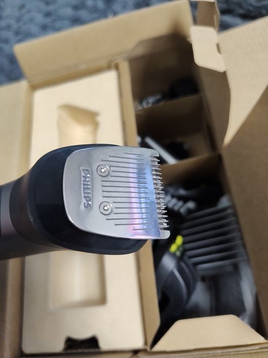 trymer Philips All-in-one trimmer 7000 Series  15 in 1