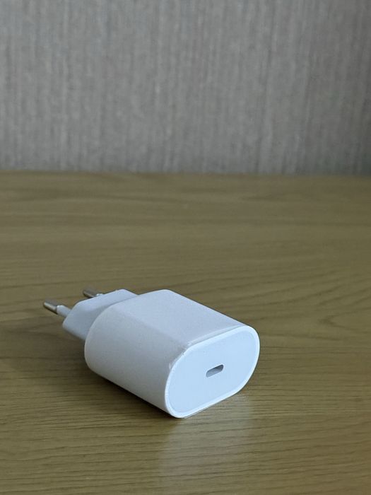 Блок живлення для iPhone