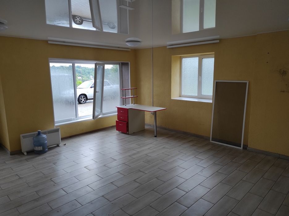 Здається в оренду приміщення.