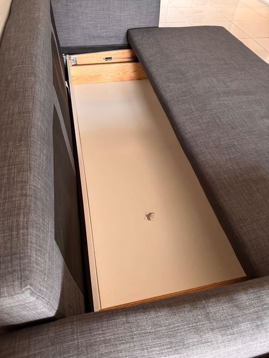 Sofa cama com arrumação