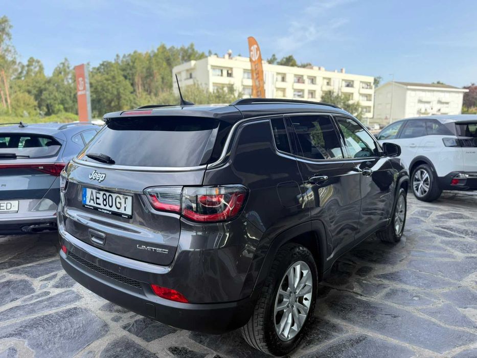 Jeep Compass Limited — photo 3