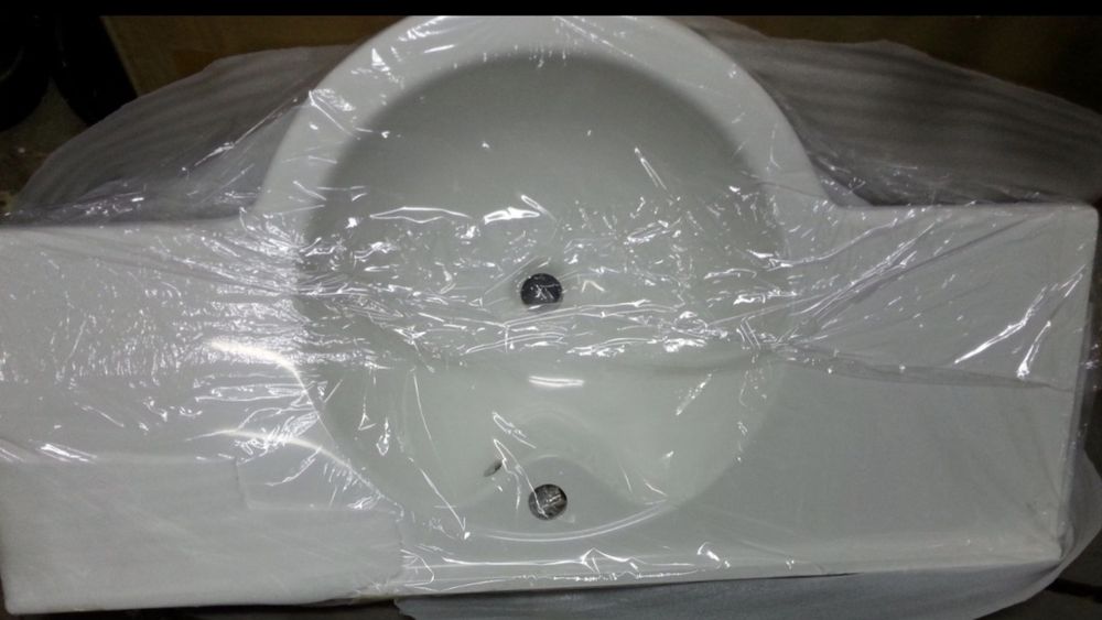 2 nowe umywalki ceramiczne z szerokim blatem 97 cm (2 sztuki) 300 zł za sztukę 
​Opis: