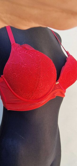 Seksowny czerwony stanik push up ponętny 85 B