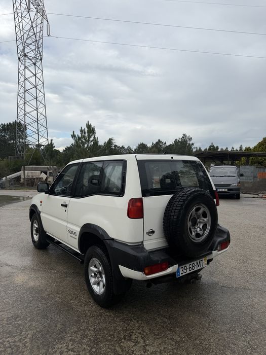Nissan terrano 2.7 tdi 213 mil quilometros