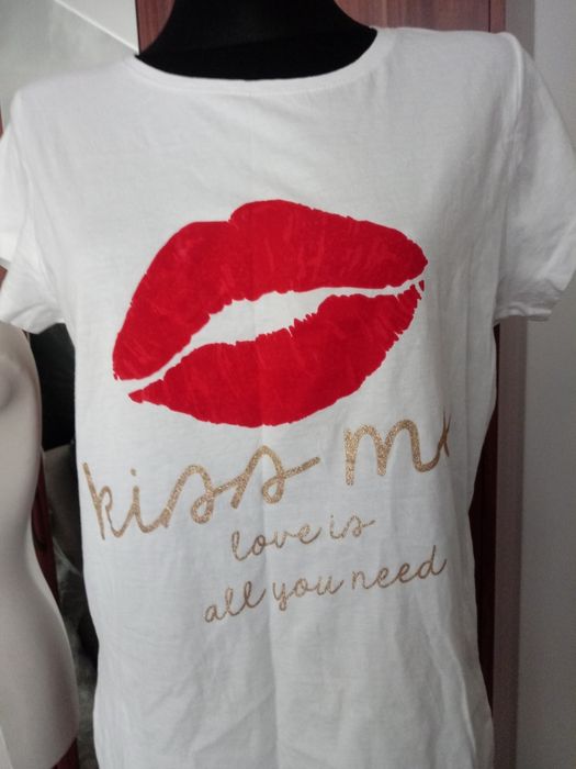 Koszulka t-shirt biała KISS ME