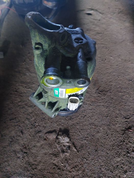 компресор кондиціонера opel zafira b 05-12, astra h 04-14 Meriva 1.6