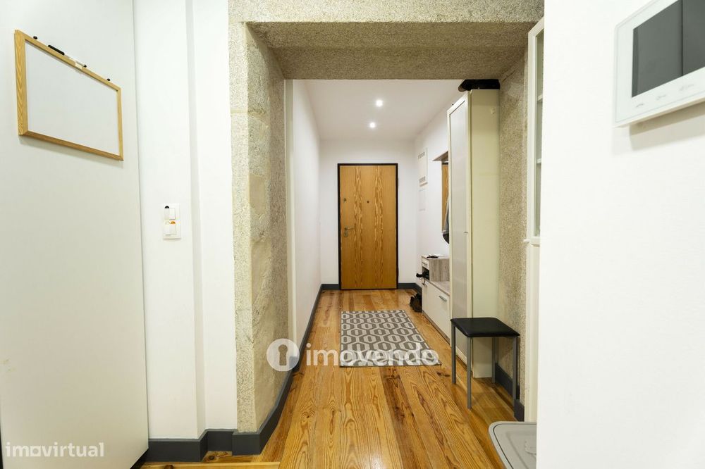 Apartamento T2 totalmente remodelado, no centro do Porto