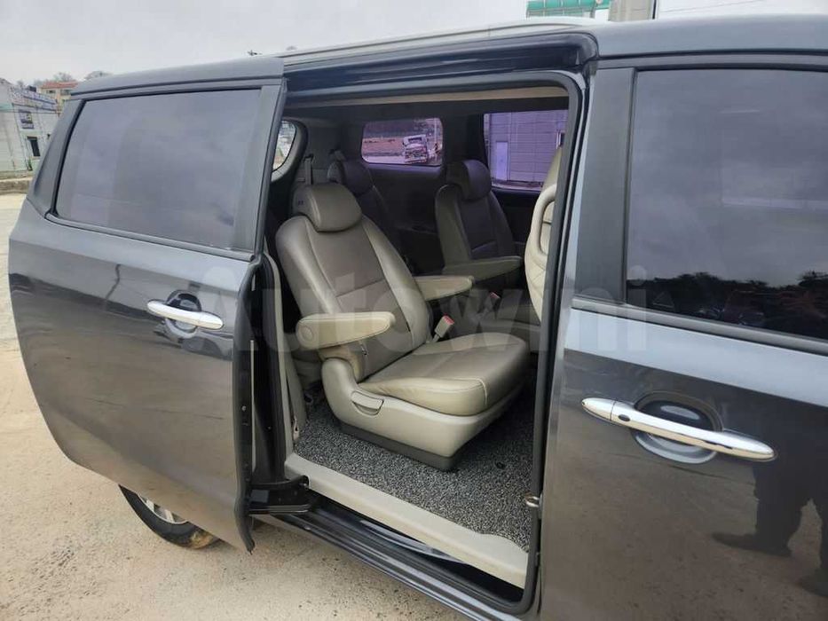 KIA CARNIVAL 9 місць / З пдв