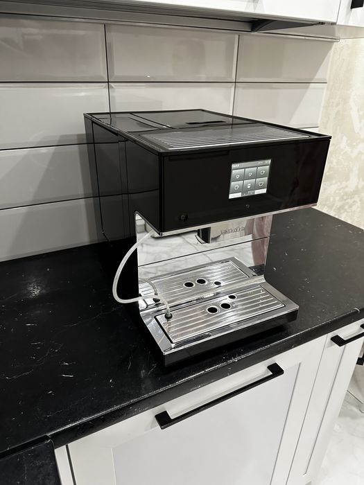 MIELE CM 7500 Black Кавоварка Кофемашина