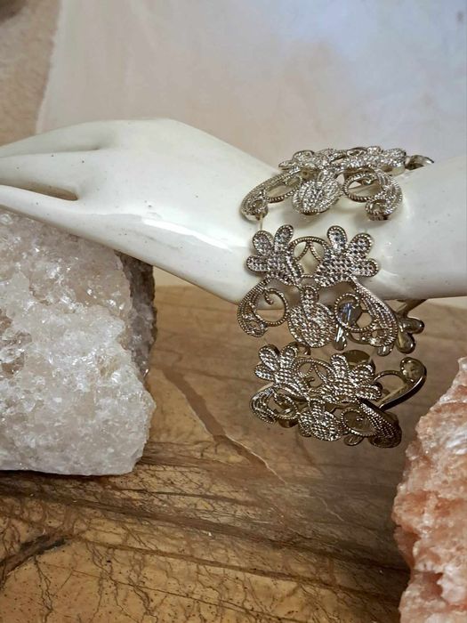 Bransoletka damska na gumce