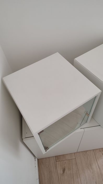 DUAS estantes eket branco