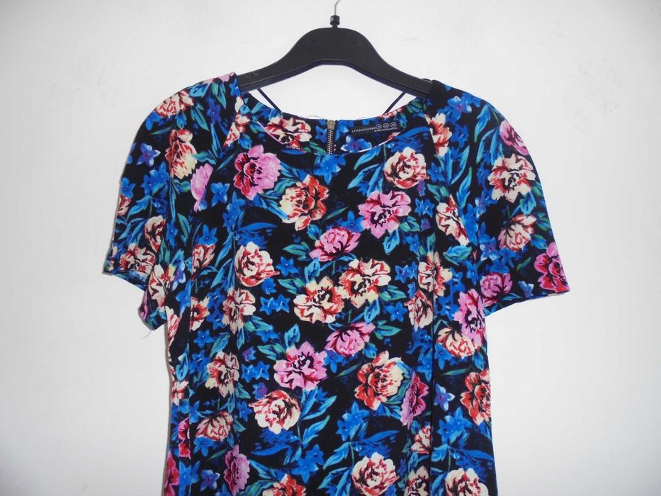 vestido de mulher muito florido