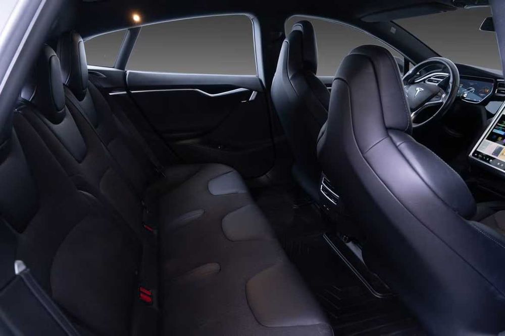 Tesla Model S 100D 2018 року з Європи