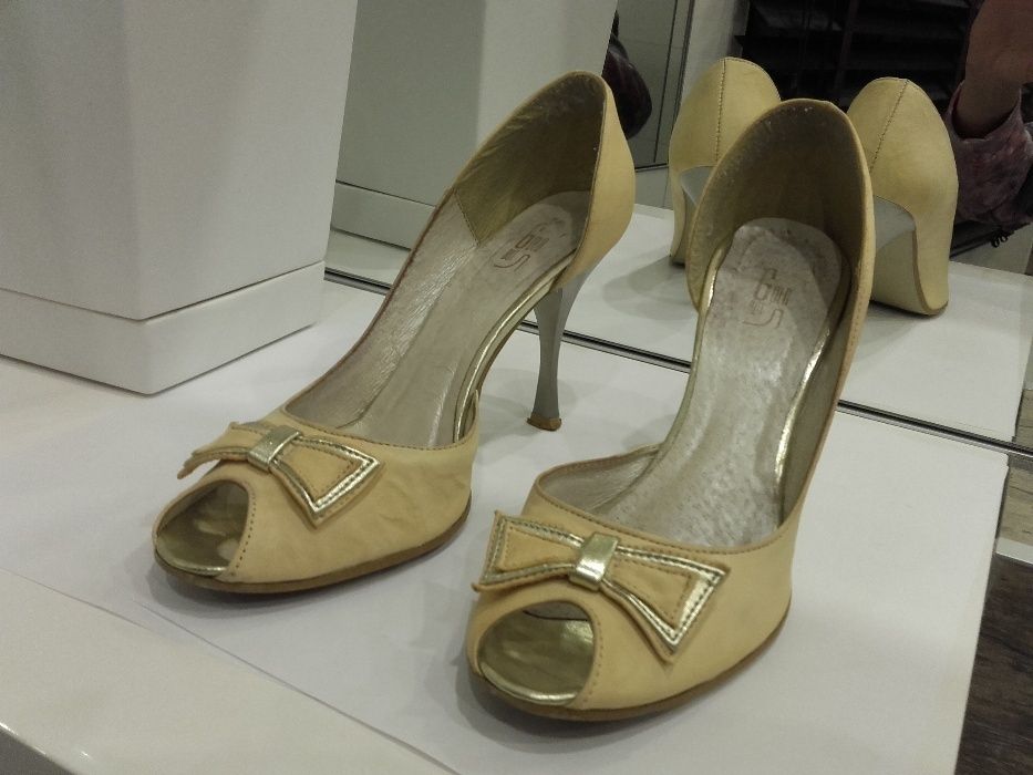 Buty skórzane Gold But 38 ecru złoty skóra naturalna czółenka