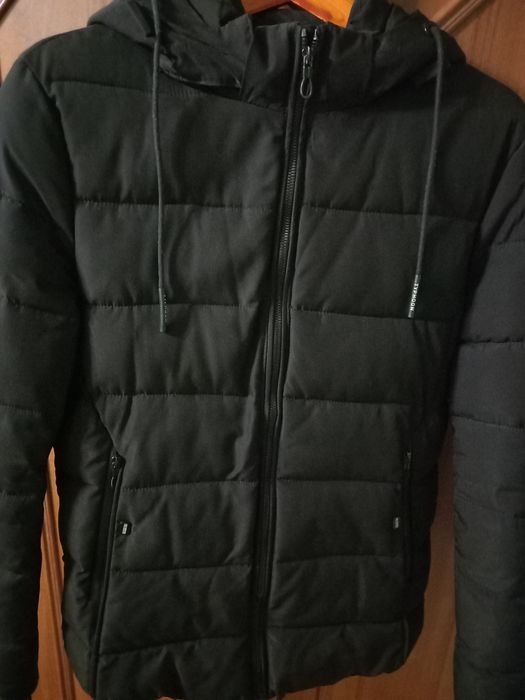 Чорна дитяча куртка