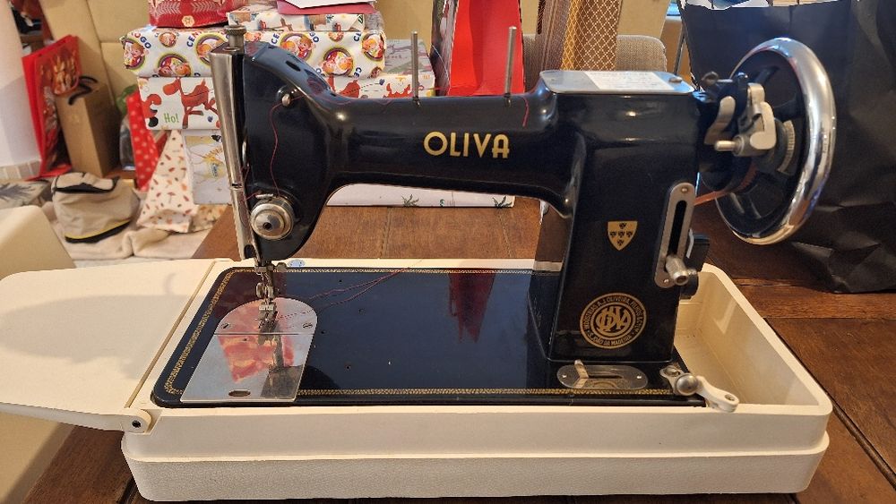 Máquina de costura Oliva 45
