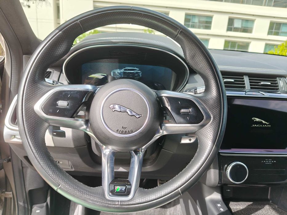 Jaguar E-Pace P300e R-Dynamic