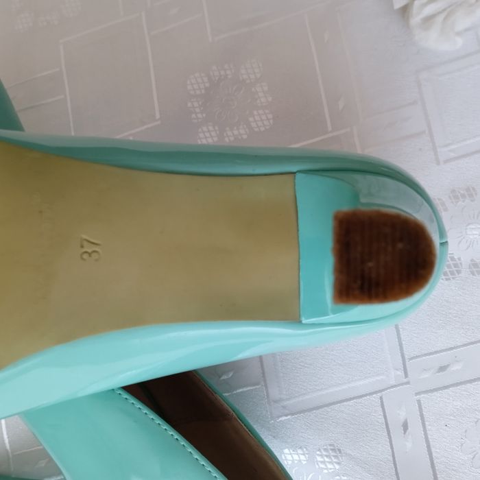 Sergio Leone eleganckie szpilki r 37 stan bardzo dobry