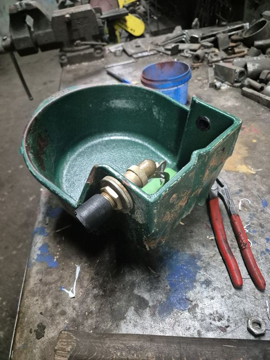 Sprzedam poidła pływakowe