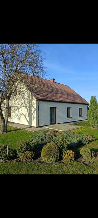 Dom w zabudowie zagrodowej z ziemia rolna i las