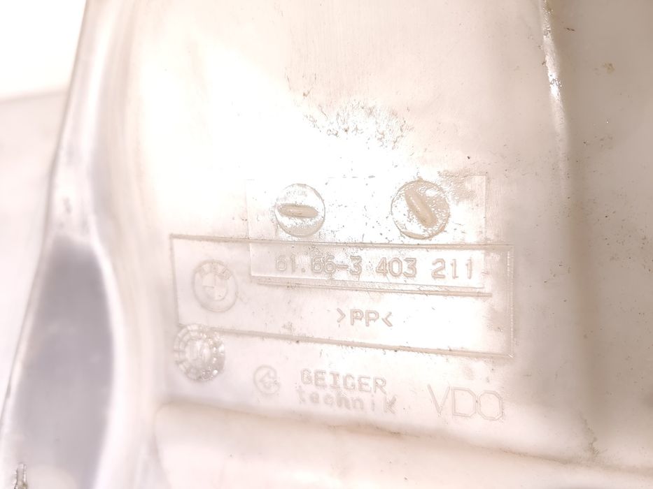 Zbiornik płynu spryskiwaczy BMW E83 X3