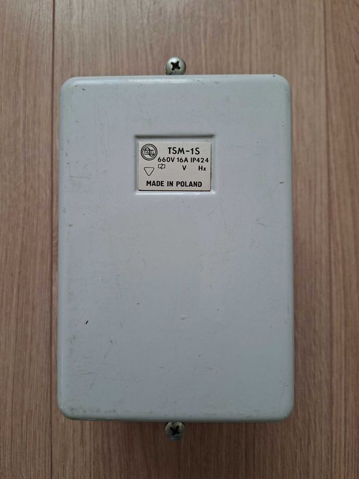 Obudowa metalowa-skrzynka elektryczna