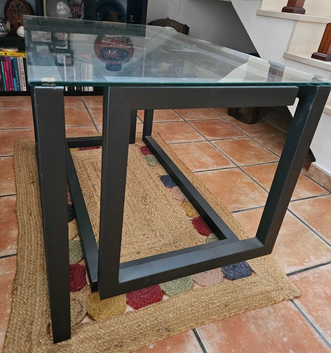 Mesa em ferro forjado