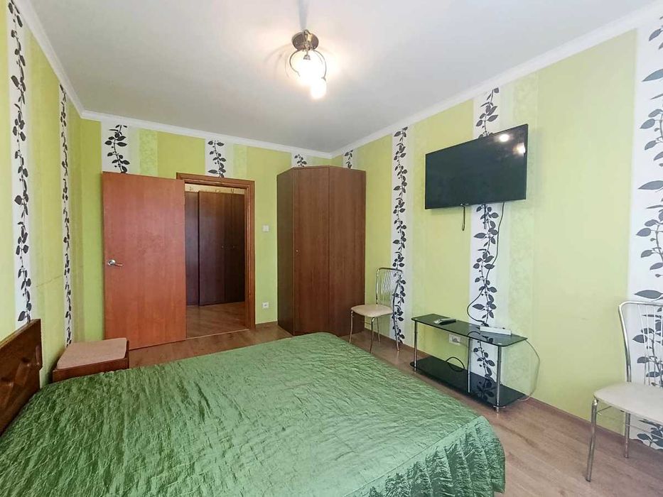 Науки просп. 54-Б, Затишна 2-х кімн. ст.м. Либідська - 10 хвилин їзди.