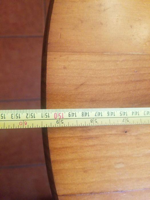 Mesa de cozinha ou sala, madeira e tampo oval,