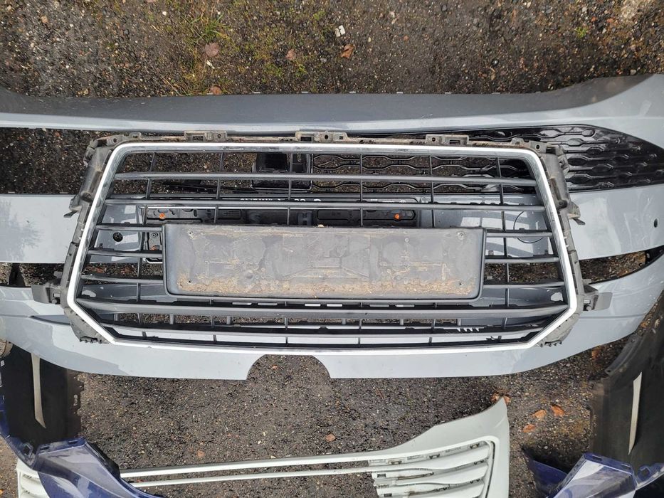 Grill przedni Audi TT 8S0