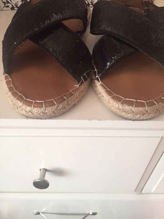 Sandały espadryle RIVER ISLAND 40 czarne cekinowe