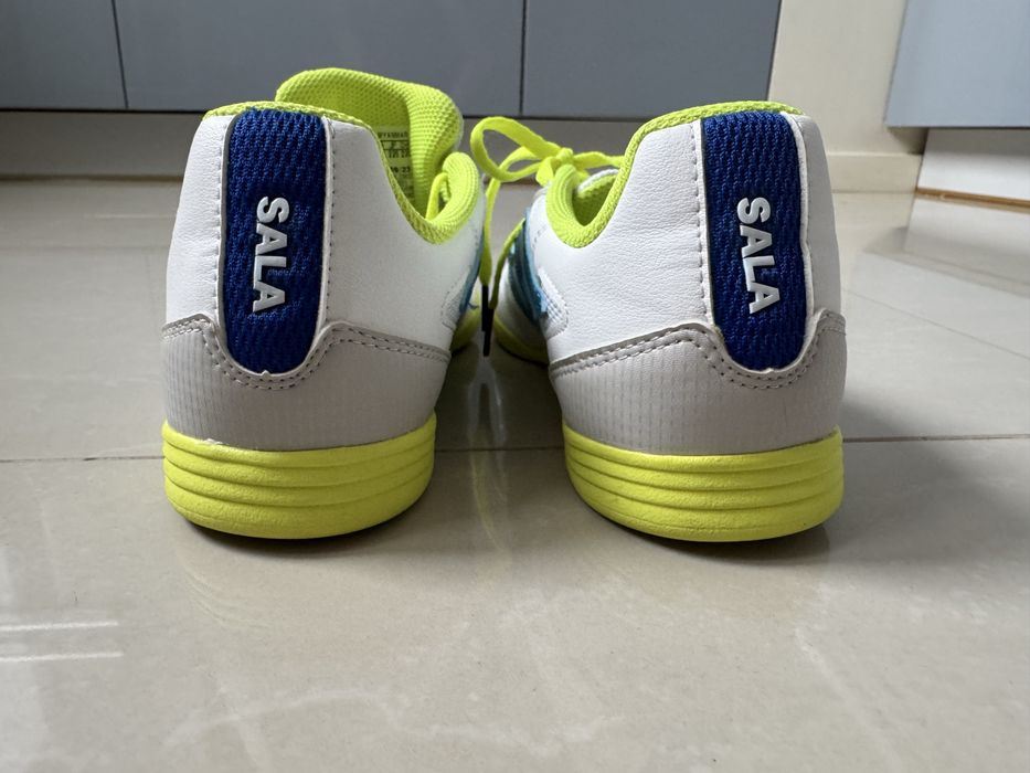 Buty piłkarskie halowe Adidas rozmiar 36