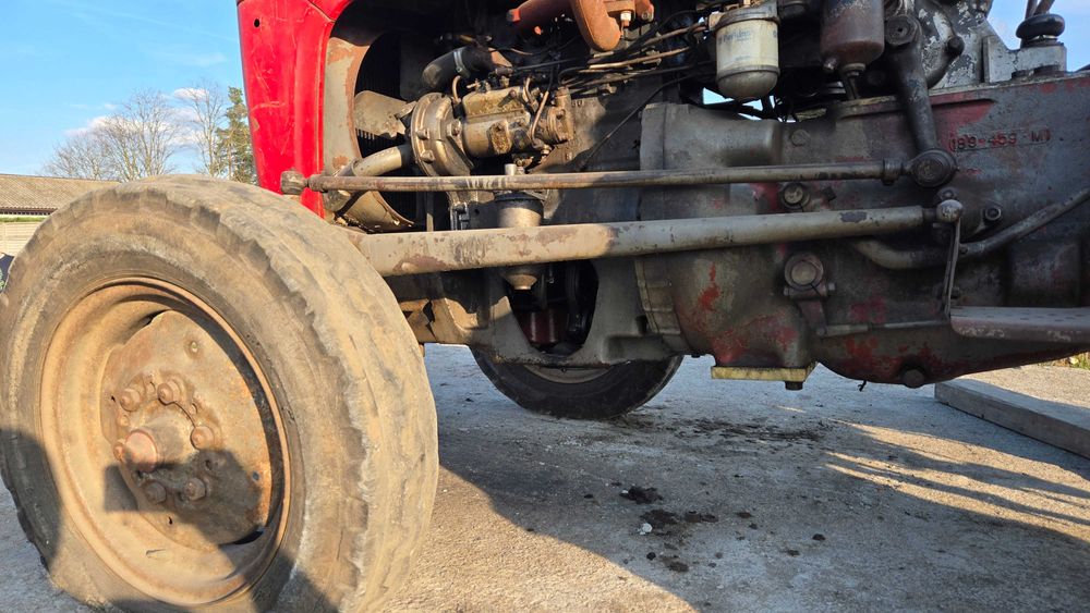 Massey Ferguson 35x uszkodzony
