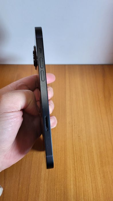 Продам Iphone 14