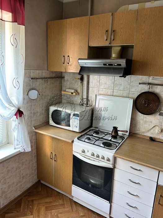 Продаж 1 кв. по вул. Голосіївській, 5., ст.м. Деміївська