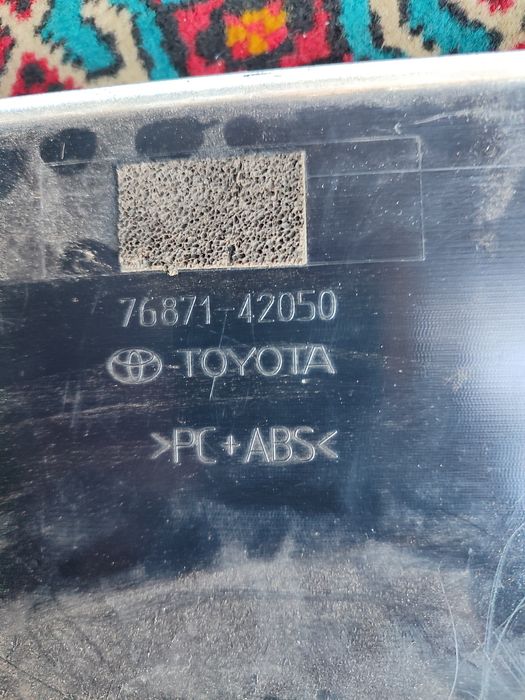 Спойлер багажника Toyota RAV 4    76871-42050