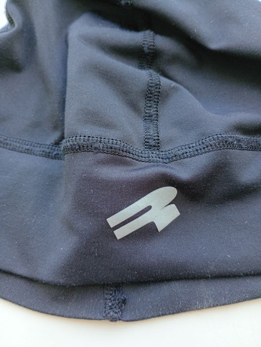 Продам  спортивную шапочку.