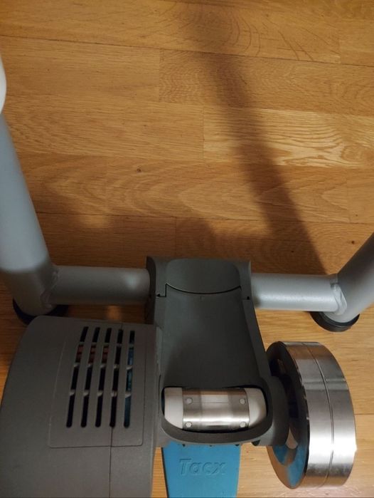 Interaktywny trenażer rowerowy TACX programowane treningi wirtualne