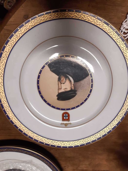 Coleção de pratos da companhia das Índias.