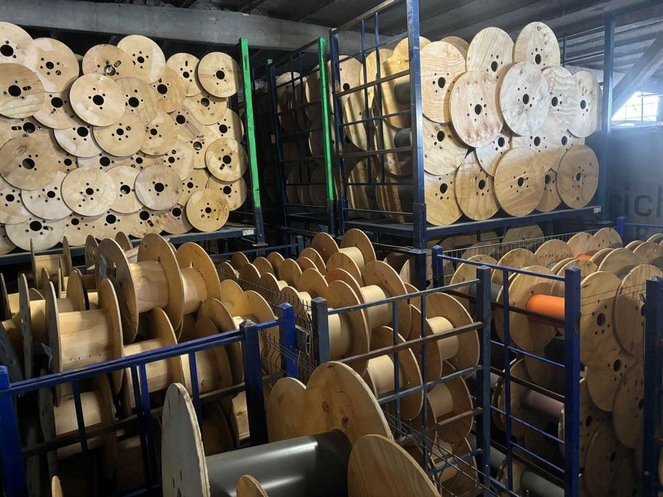 Bębny kablowe szpule do kabli bębny drewniane bębny do nawijania kabli